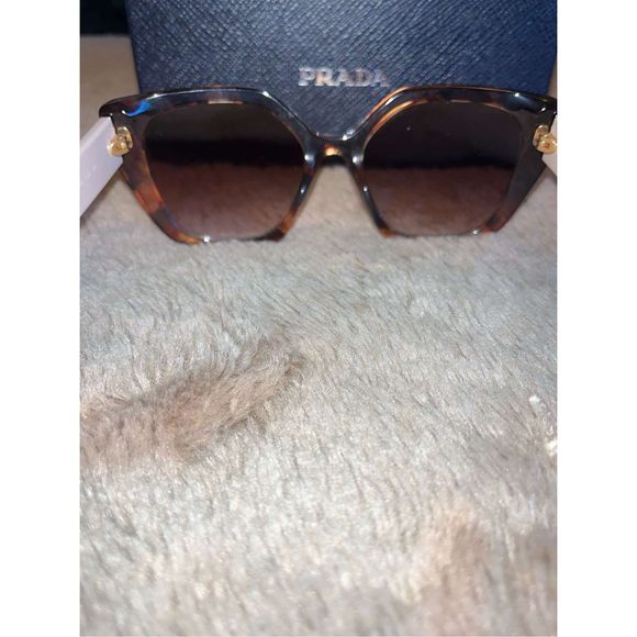 NEW IN BOX PRADA-Cat Eye Sunglasses main image 5